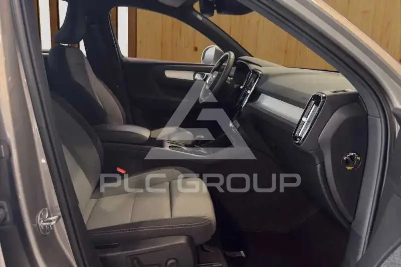2022 Volvo XC40