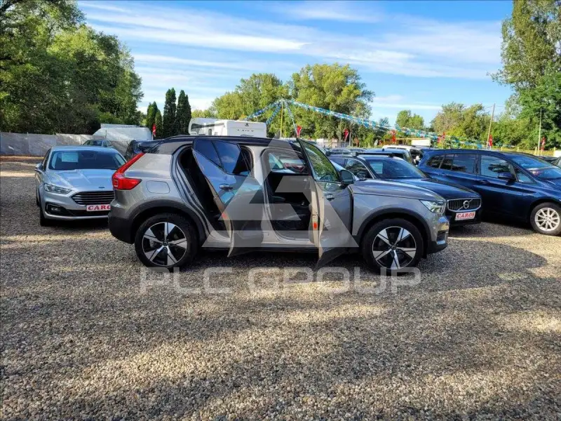 2022 Volvo XC40