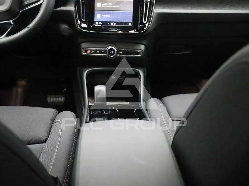 2022 Volvo XC40
