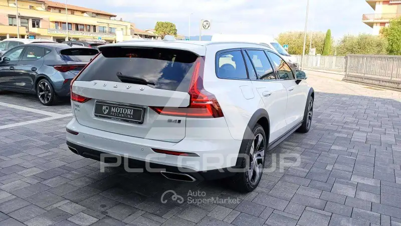 2022 Volvo V60