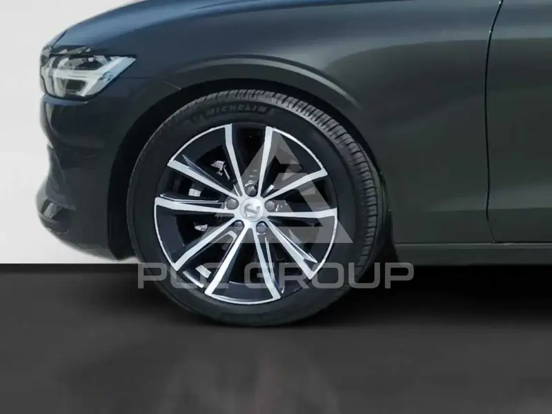 2022 Volvo V60