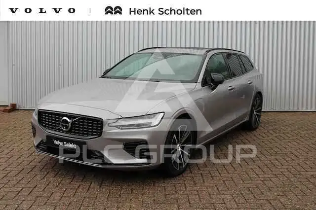 2022 Volvo V60
