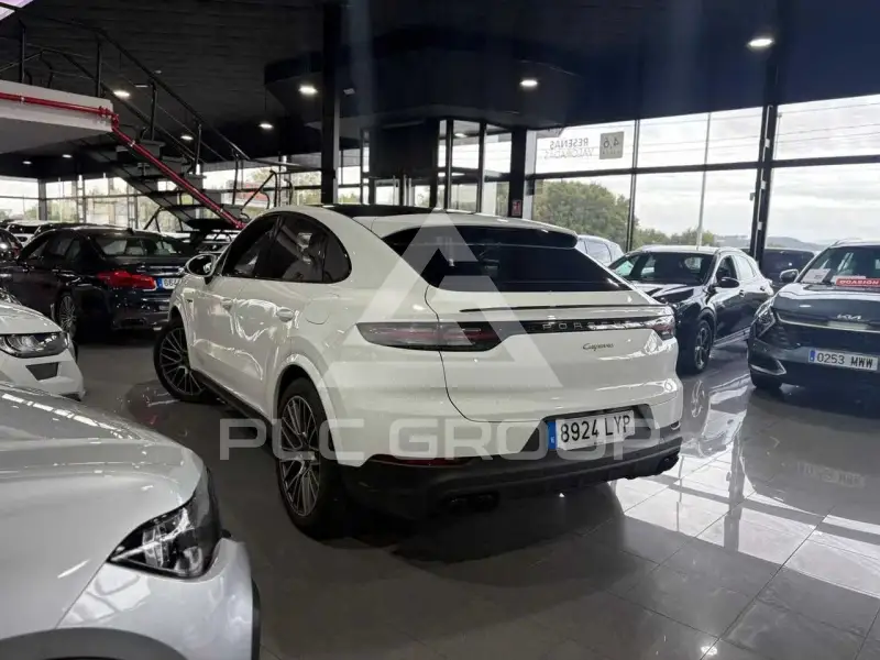2022 Porsche CAYENNE