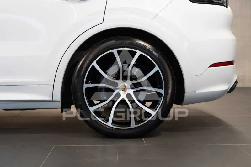 2022 Porsche CAYENNE