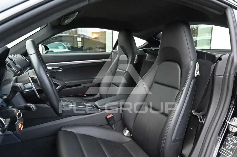 2022 Porsche Cayman