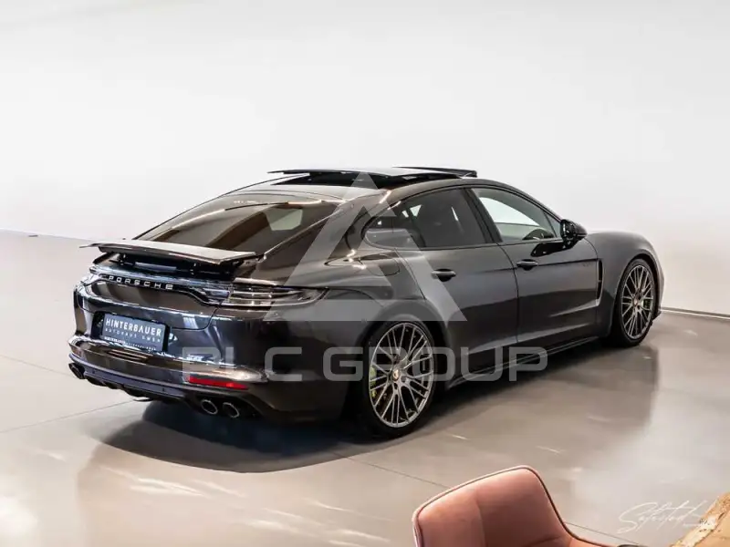 2022 Porsche Panamera