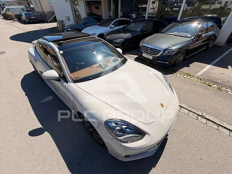 2022 Porsche Panamera