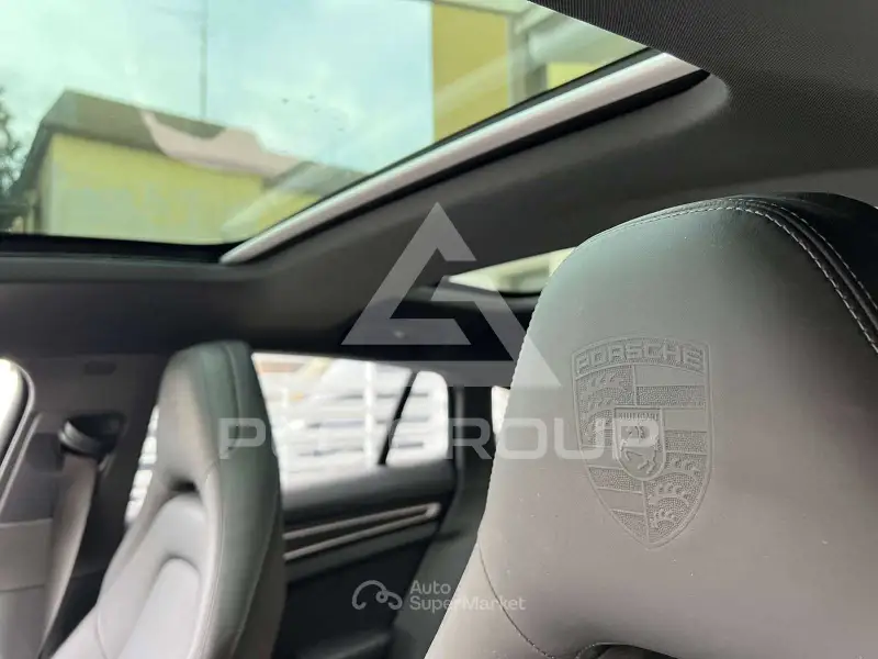2022 Porsche Panamera