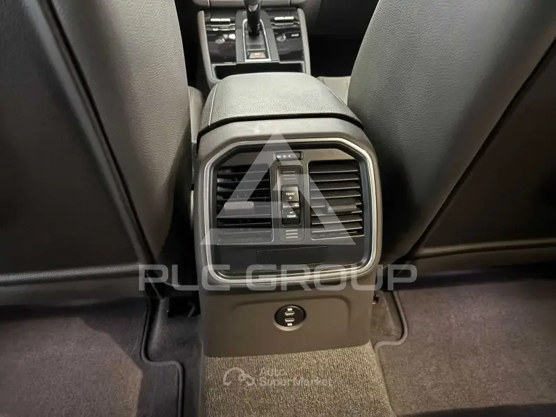 2022 Porsche MACAN