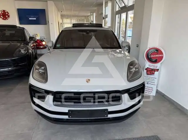 2022 Porsche MACAN