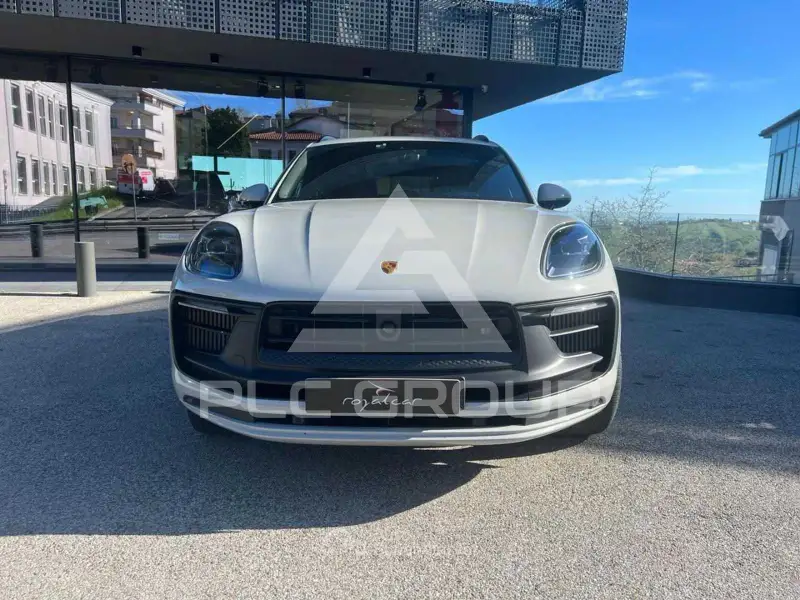 2022 Porsche MACAN
