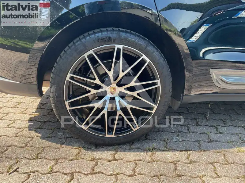2022 Porsche MACAN