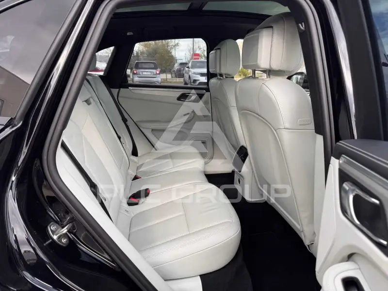 2022 Porsche MACAN