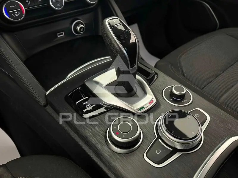 2022 Alfa Romeo Stelvio
