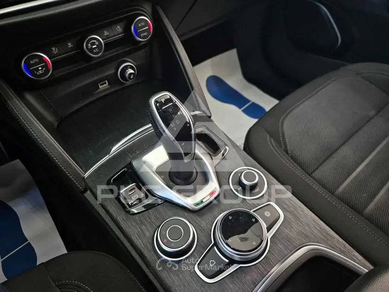 2022 Alfa Romeo Stelvio