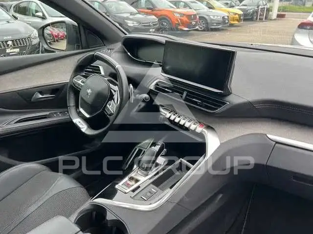 2022 Peugeot 5008