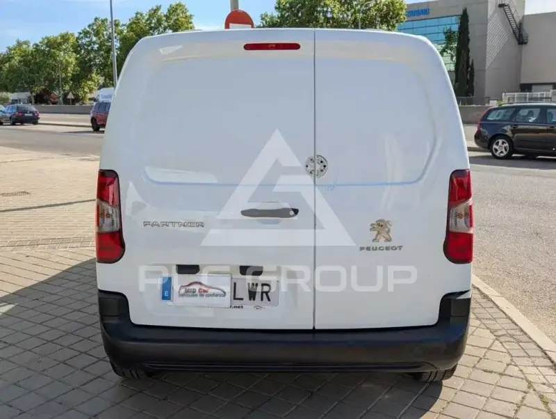 2022 Peugeot Partner
