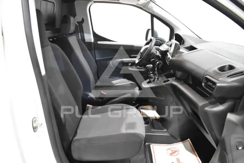 2022 Peugeot Partner
