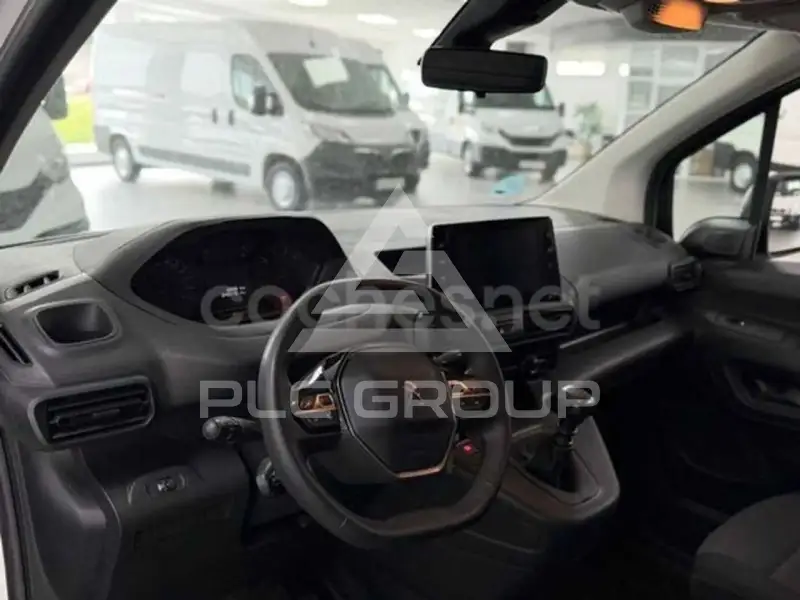 2022 Peugeot Partner