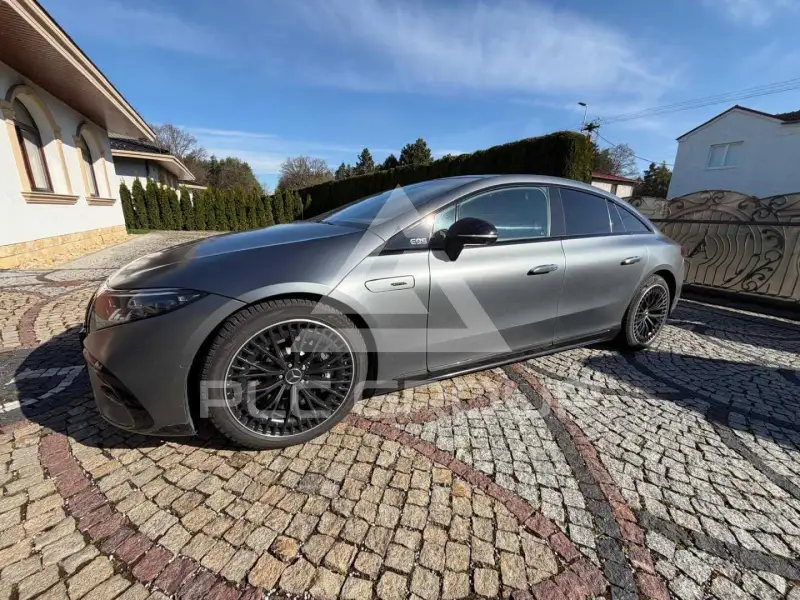 2022 Mercedes Benz Eqs