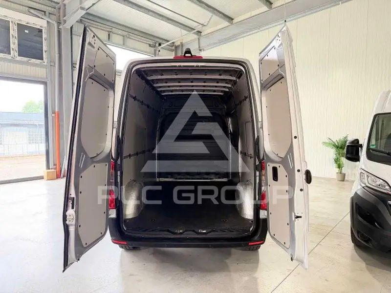2022 Mercedes Benz Sprinter