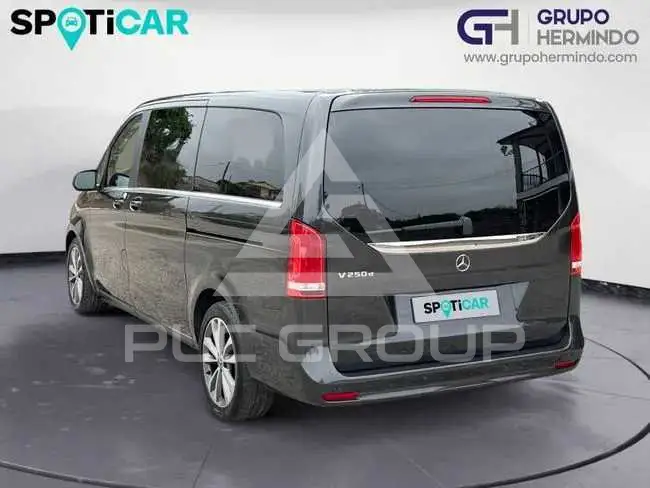 2022 Mercedes Benz V