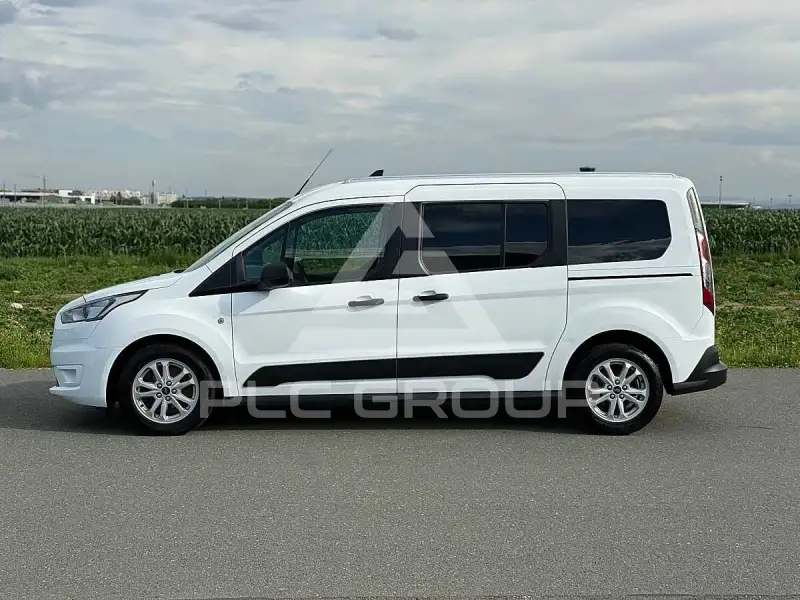 2022 Ford Tourneo