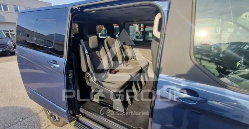 2022 Ford Tourneo