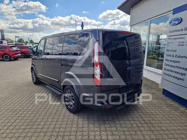 2022 Ford Tourneo