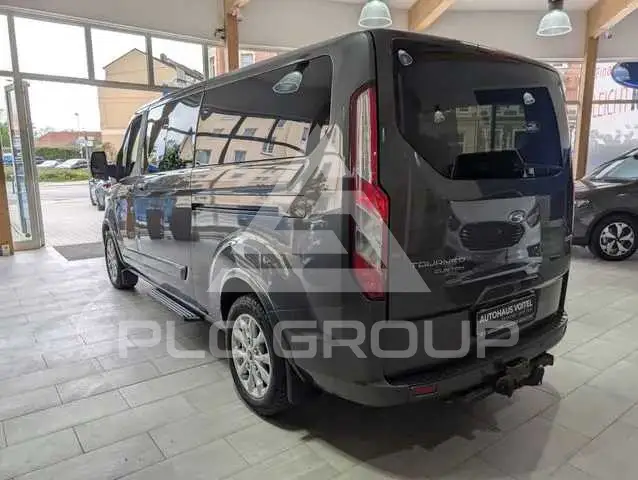 2022 Ford Tourneo