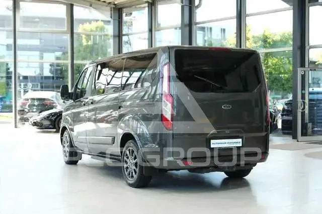 2022 Ford Tourneo