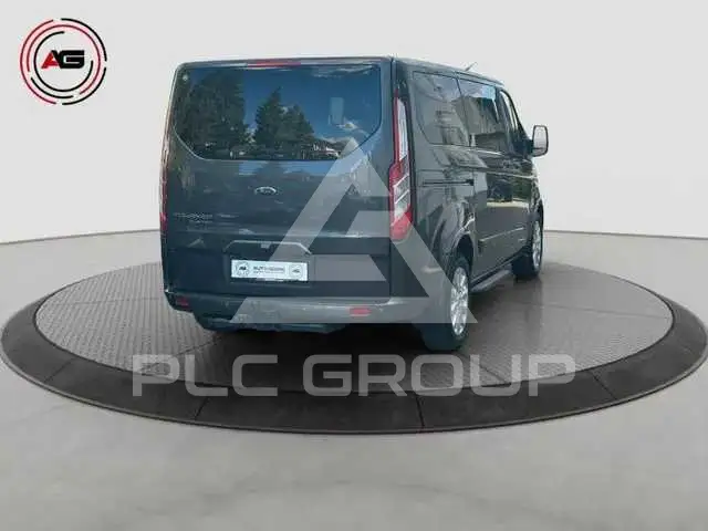 2022 Ford Tourneo