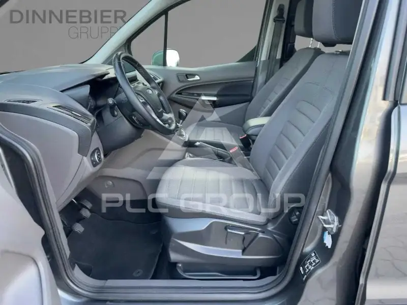2022 Ford Tourneo