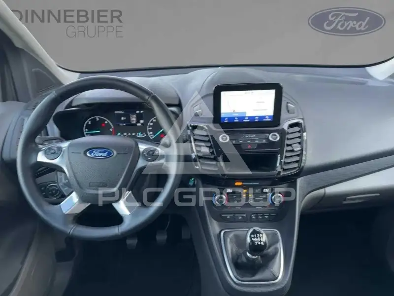 2022 Ford Tourneo