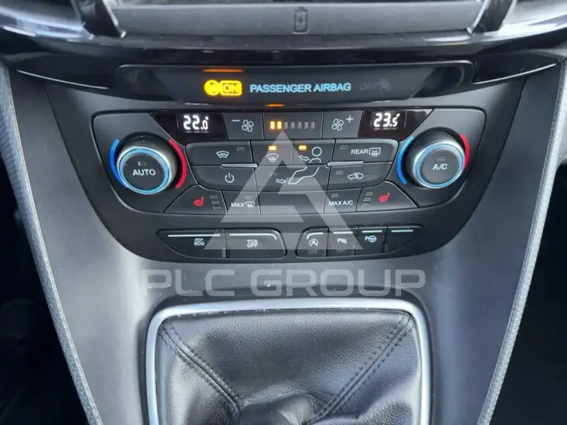 2022 Ford Tourneo