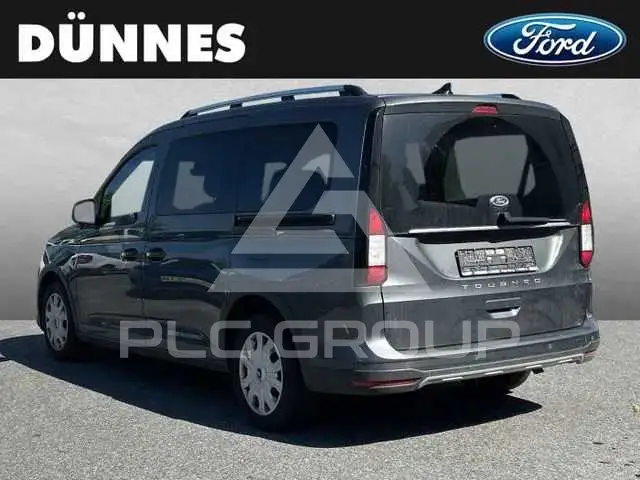 2022 Ford Tourneo