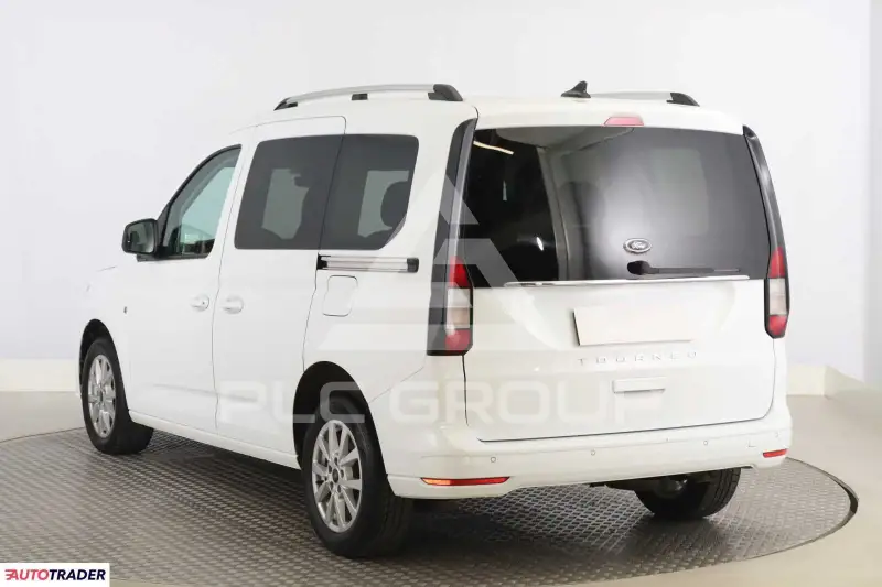 2022 Ford Tourneo
