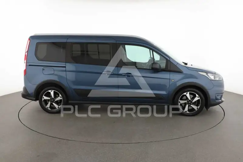2022 Ford Tourneo