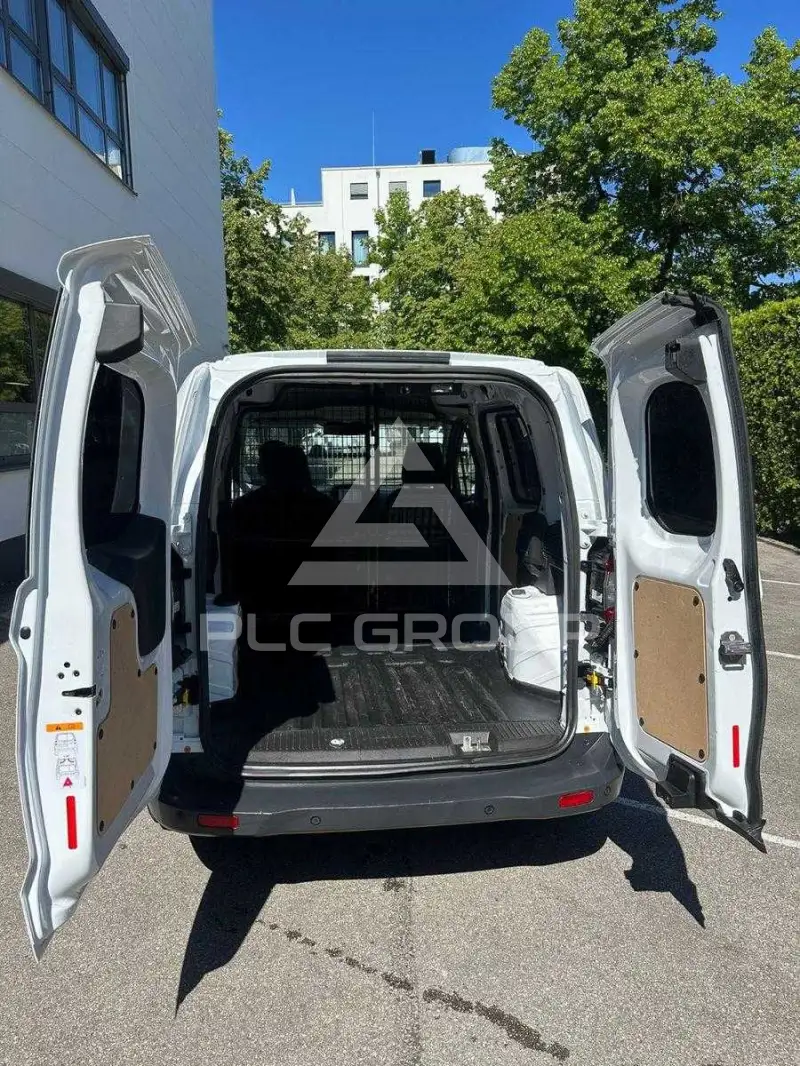 2022 Ford Tourneo