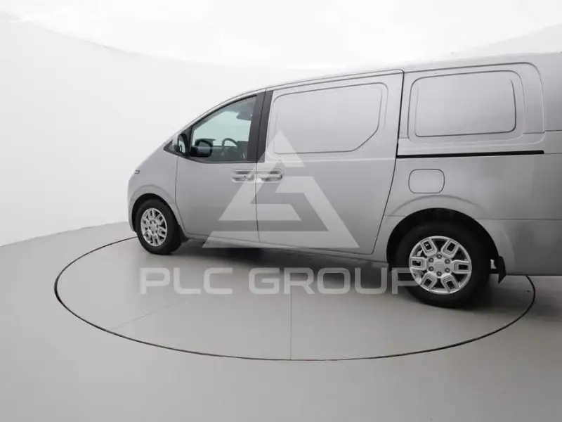 2022 Hyundai Staria
