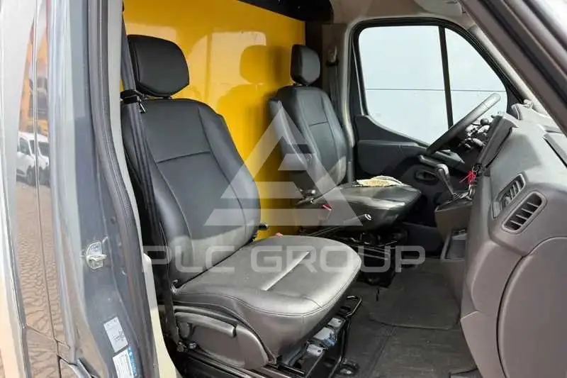 2022 Renault Master