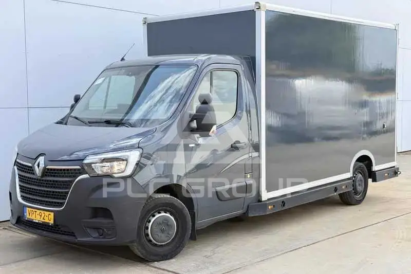 2022 Renault Master