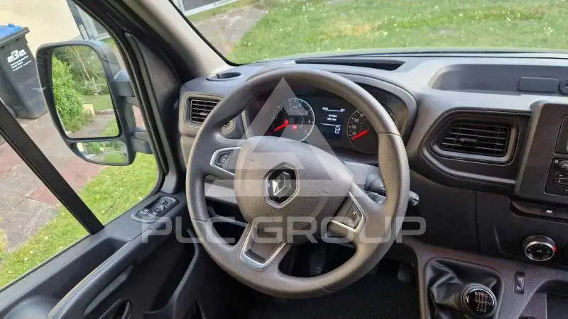 2022 Renault Master