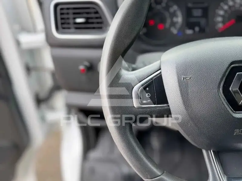 2022 Renault Master