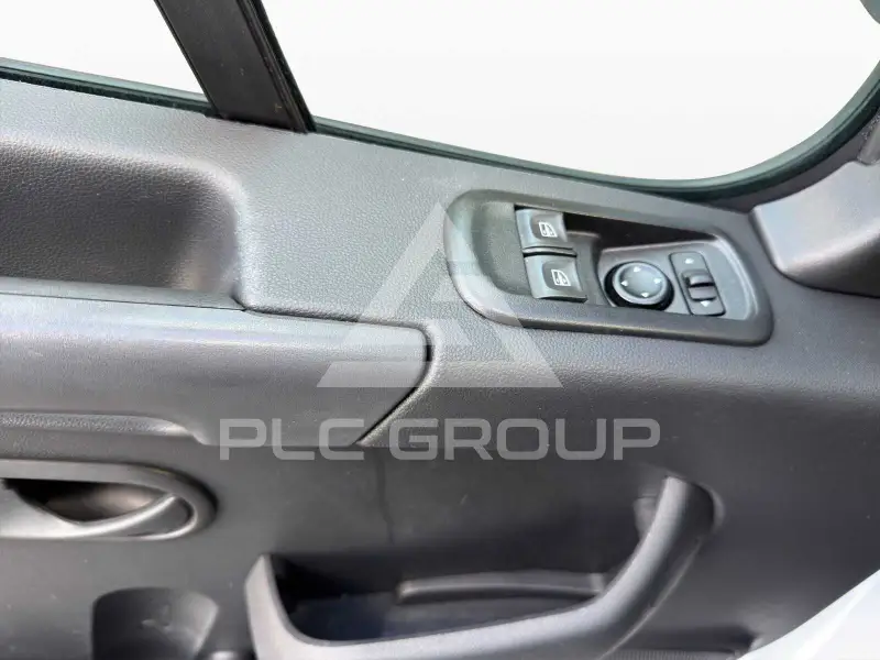 2022 Renault Master