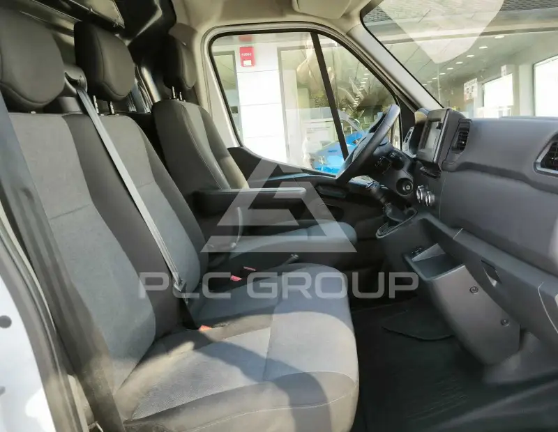 2022 Renault Master