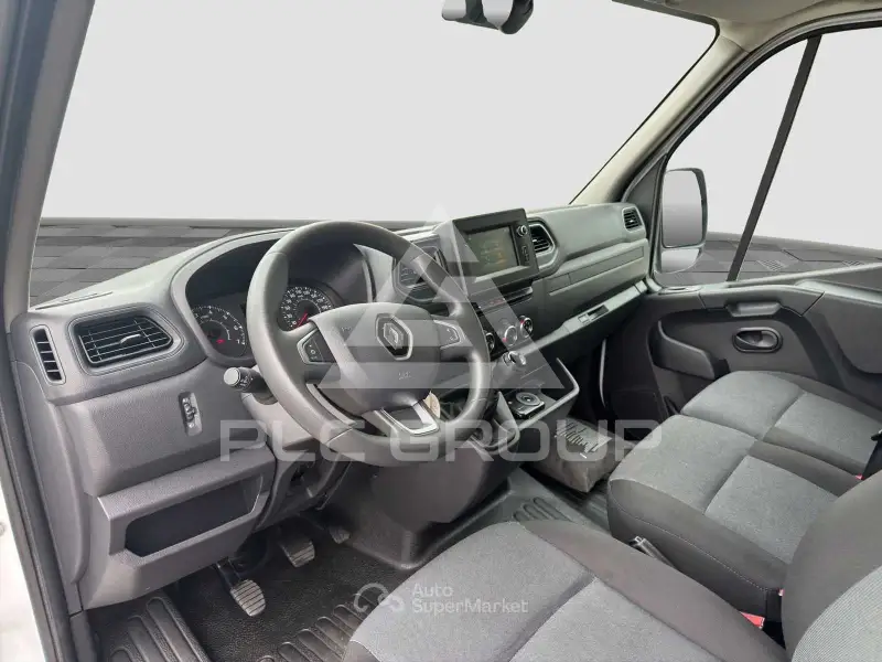 2022 Renault Master
