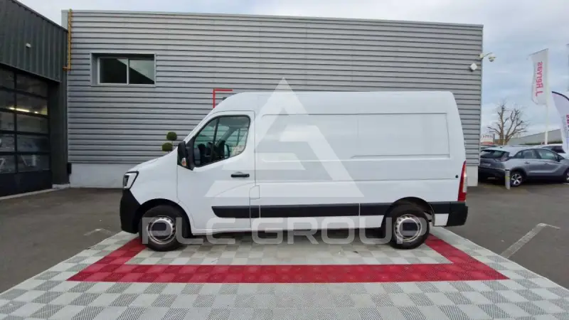 2022 Renault Master