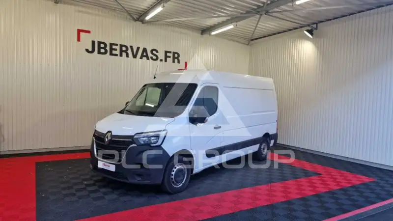 2022 Renault Master