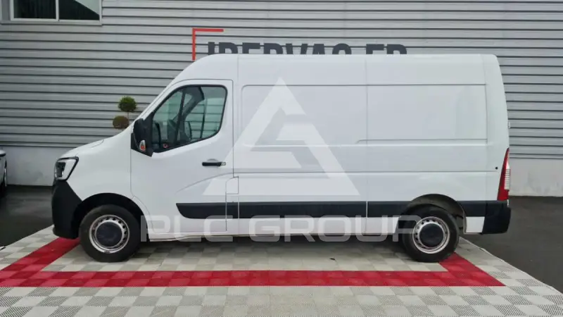 2022 Renault Master